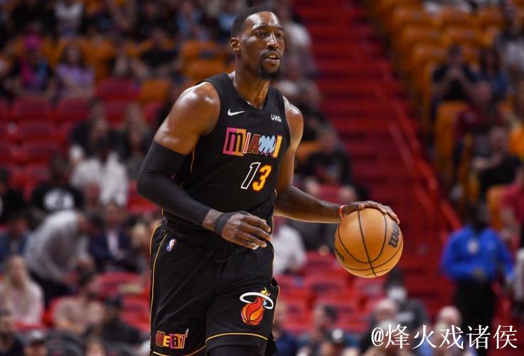 阿德巴约半场高效发挥，贡献13分9板2助1断